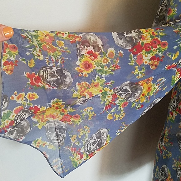 SKULLS TOP 🍃 - Picture 6 of 6